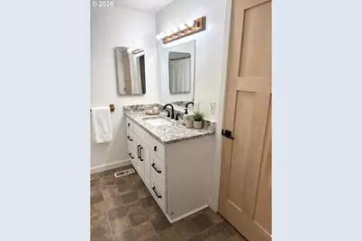 2180 W 24th Ave, Eugene, OR 97405 - Photo 15