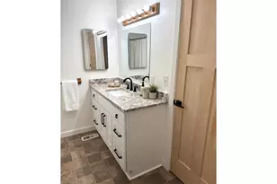 2180 W 24th Ave, Eugene, OR 97405 - Photo 15