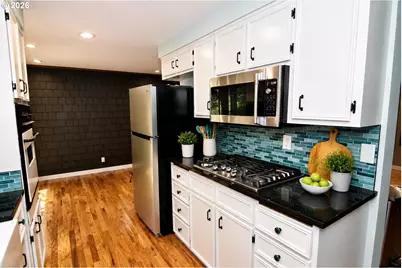 2180 W 24th Ave, Eugene, OR 97405 - Photo 9