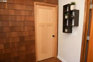 2180 W 24th Ave, Eugene, OR 97405 - Photo 27