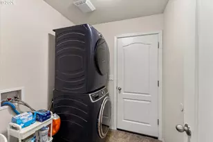 2985 Oxford St, Woodburn, OR 97071 - Photo 25