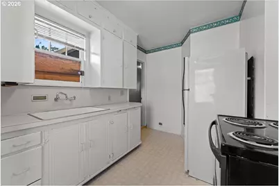 5926 NE Going St, Portland, OR 97218 - Photo 11