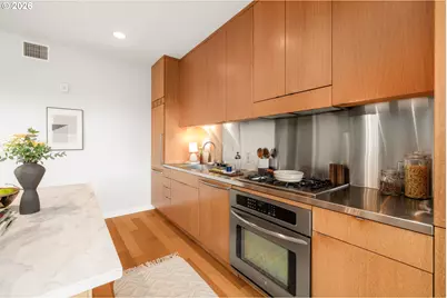 28 SE 28th Ave #304, Portland, OR 97214 - Photo 5