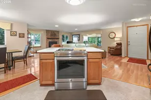 903 NE 3rd Ave, Hillsboro, OR 97124 - Photo 15