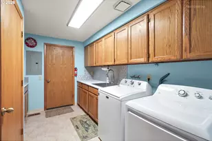 903 NE 3rd Ave, Hillsboro, OR 97124 - Photo 25
