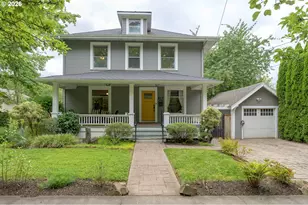 813 SE Davis St, McMinnville, OR 97128 - Photo 1