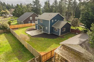 1057 4th St SE, Bandon, OR 97411 - Photo 37