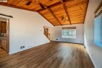 1057 4th St SE, Bandon, OR 97411 - Photo 9