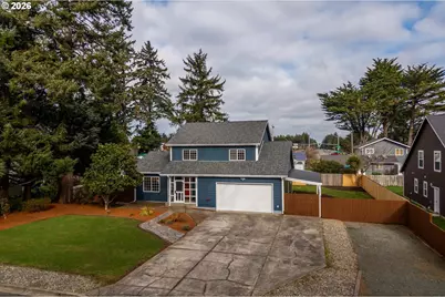 1057 4th St SE, Bandon, OR 97411 - Photo 3