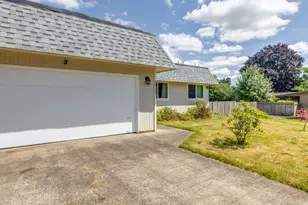 7913 SE Clackamas Rd, Milwaukie, OR 97267 - Photo 5