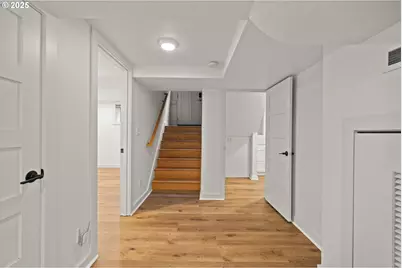 4000 NE Hassalo St, Portland, OR 97232 - Photo 35