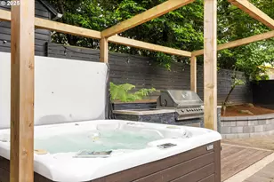 4000 NE Hassalo St, Portland, OR 97232 - Photo 45