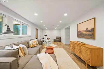 4000 NE Hassalo St, Portland, OR 97232 - Photo 37