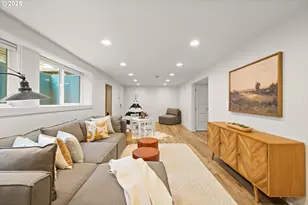 4000 NE Hassalo St, Portland, OR 97232 - Photo 37