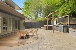 4000 NE Hassalo St, Portland, OR 97232 - Photo 43