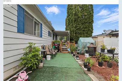 21100 NE Sandy Blvd #52, Fairview, OR 97024 - Photo 11