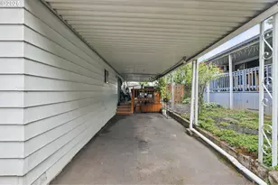 21100 NE Sandy Blvd, Fairview, OR 97024 - Photo 9