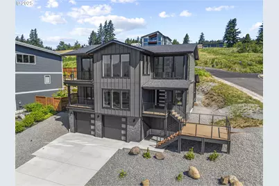 243 NE Hemmingway Dr, Stevenson, WA 98648 - Photo 1