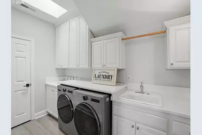 9045 NW Murdock St, Portland, OR 97229 - Photo 29