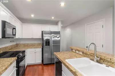 782 NE 61st Ave, Hillsboro, OR 97124 - Photo 9