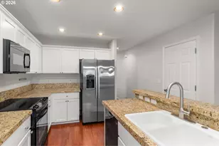 782 NE 61st Ave, Hillsboro, OR 97124 - Photo 9