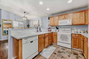 20520 NE Shore View Dr, Fairview, OR 97024 - Photo 13