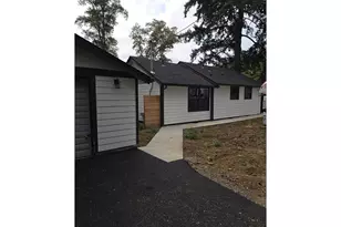 9604 SE Stanley Ave, Milwaukie, OR 97222 - Photo 3