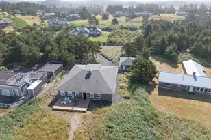 90022 Ocean Dr, Warrenton, OR 97146 - Photo 31