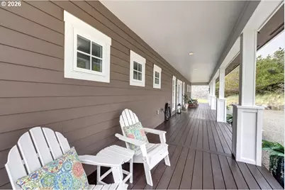 90022 Ocean Dr, Warrenton, OR 97146 - Photo 3