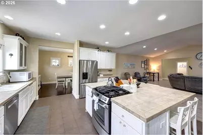 90022 Ocean Dr, Warrenton, OR 97146 - Photo 9