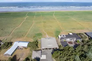 90022 Ocean Dr, Warrenton, OR 97146 - Photo 3