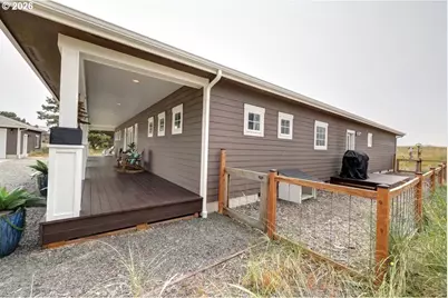 90022 Ocean Dr, Warrenton, OR 97146 - Photo 5