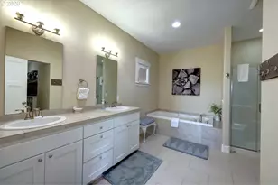90022 Ocean Dr, Warrenton, OR 97146 - Photo 19