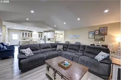 90022 Ocean Dr, Warrenton, OR 97146 - Photo 5