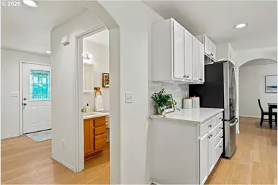 2439 SW 33rd St, Redmond, OR 97756 - Photo 15