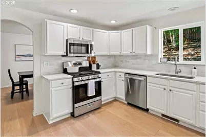 2439 SW 33rd St, Redmond, OR 97756 - Photo 11