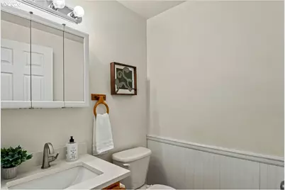 2439 SW 33rd St, Redmond, OR 97756 - Photo 17
