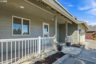 2439 SW 33rd St, Redmond, OR 97756 - Photo 3