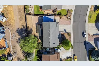2439 SW 33rd St, Redmond, OR 97756 - Photo 45