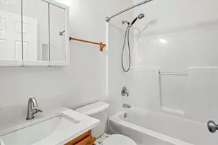 2439 SW 33rd St, Redmond, OR 97756 - Photo 29