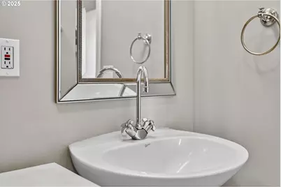 12600 SW Crescent St #420, Beaverton, OR 97005 - Photo 33