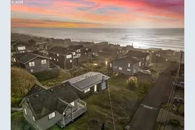 1906 NE 69th St, Lincoln City, OR 97367 - Photo 15