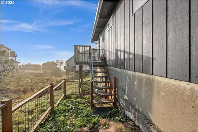 1906 NE 69th St, Lincoln City, OR 97367 - Photo 21