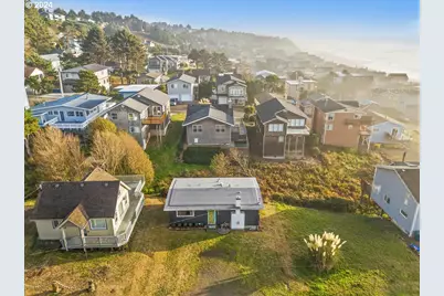 1906 NE 69th St, Lincoln City, OR 97367 - Photo 17