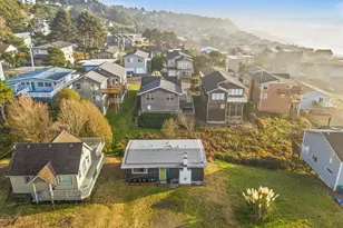 1906 NE 69th St, Lincoln City, OR 97367 - Photo 17