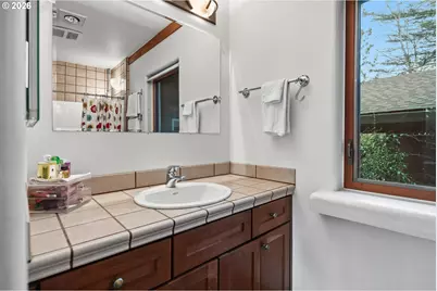 13537 Fielding Rd, Lake Oswego, OR 97034 - Photo 33