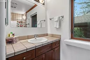 13537 Fielding Rd, Lake Oswego, OR 97034 - Photo 33