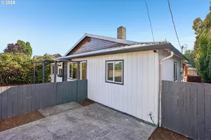 1019 Linn Ave, Oregon City, OR 97045 - Photo 3