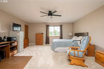 11240 SE Cranberry Loop, Clackamas, OR 97015 - Photo 19