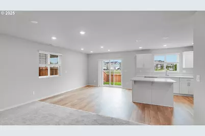 2255 Sawtelle Dr, Woodburn, OR 97071 - Photo 13